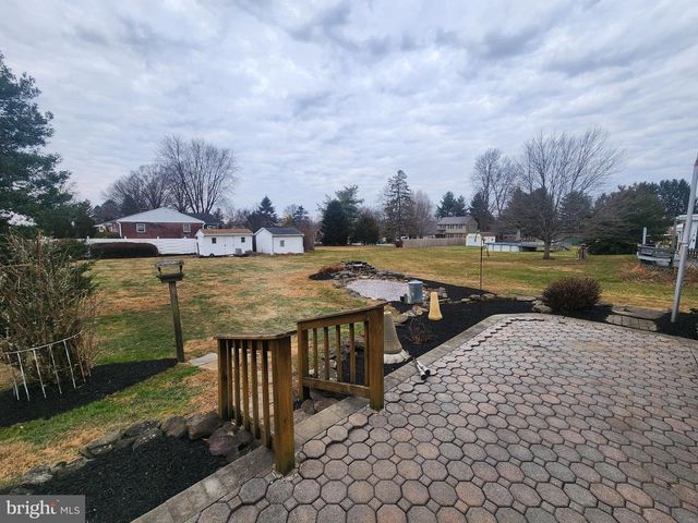 320 CRESTLINE DR, Willow Street, PA 17584