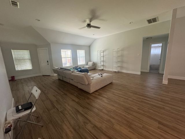 563 Lakeside Drive, Rockwall, TX 75032