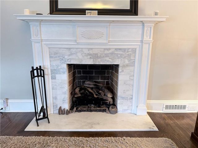 906 N Main Street NW, Conyers, GA 30012