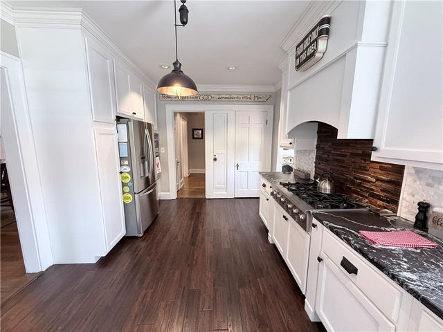 906 N Main Street NW, Conyers, GA 30012