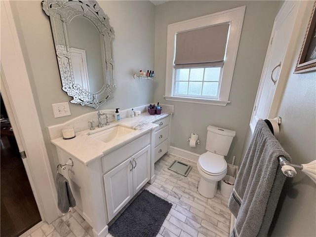 906 N Main Street NW, Conyers, GA 30012