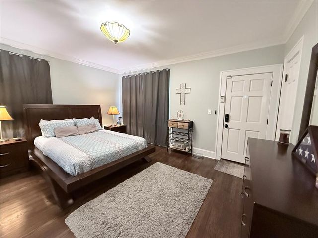 906 N Main Street NW, Conyers, GA 30012