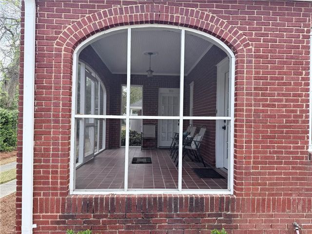 906 N Main Street NW, Conyers, GA 30012