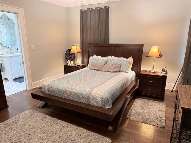 906 N Main Street NW, Conyers, GA 30012