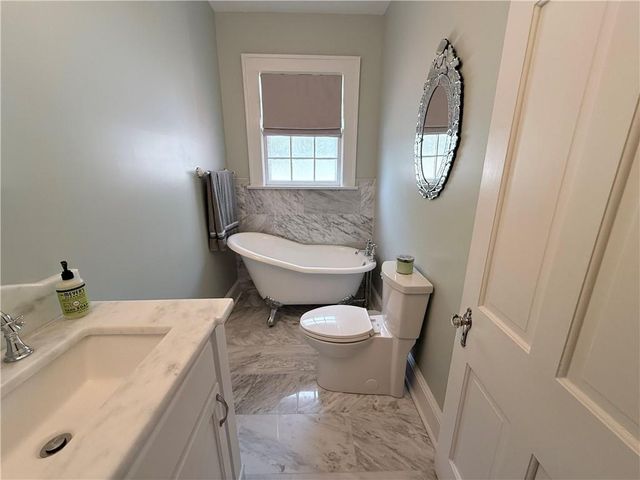 906 N Main Street NW, Conyers, GA 30012