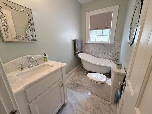 906 N Main Street NW, Conyers, GA 30012