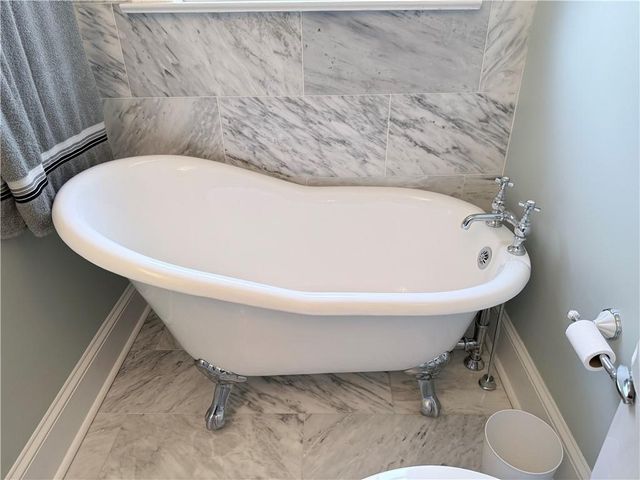 906 N Main Street NW, Conyers, GA 30012