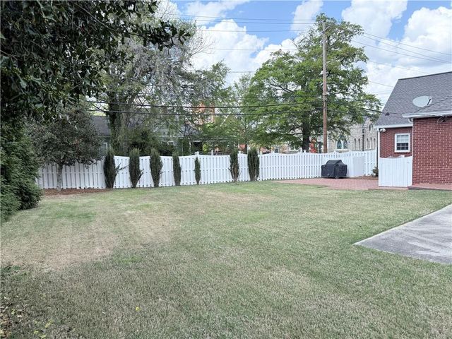 906 N Main Street NW, Conyers, GA 30012