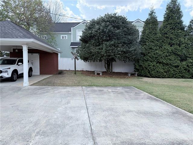 906 N Main Street NW, Conyers, GA 30012