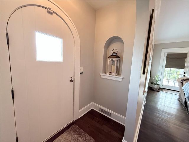 906 N Main Street NW, Conyers, GA 30012