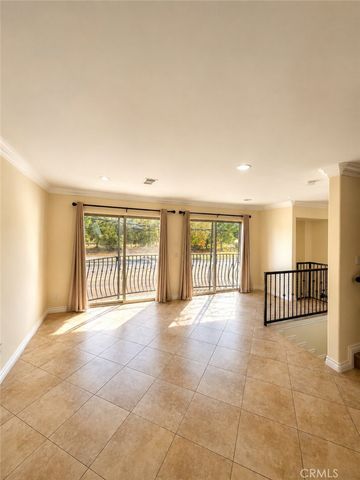 16723 Victory unit 3, Los Angeles, CA 91406
