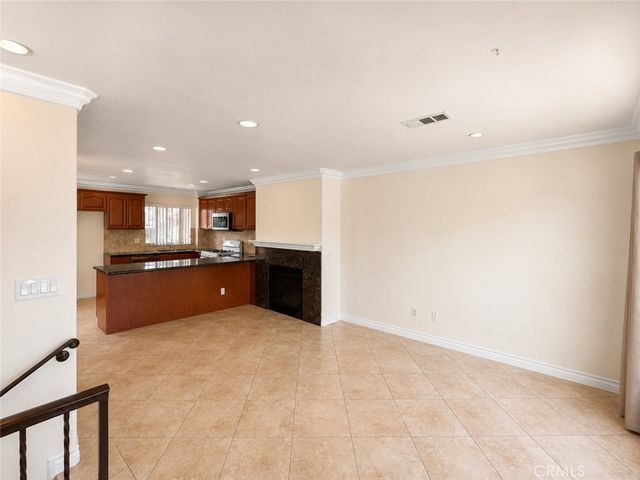 16723 Victory unit 3, Los Angeles, CA 91406