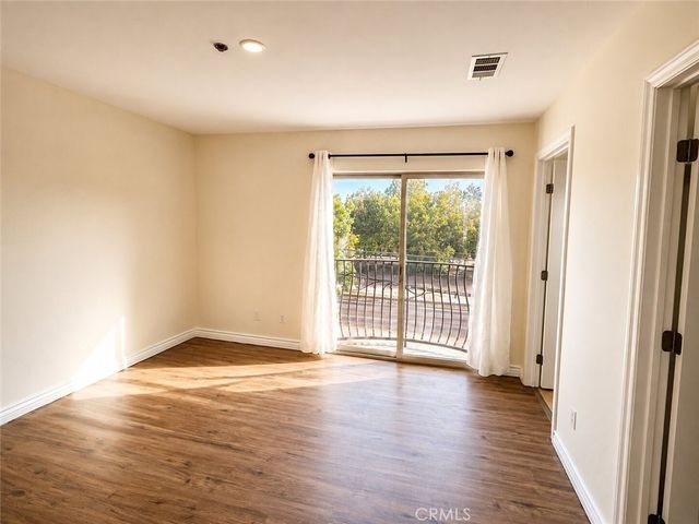 16723 Victory unit 3, Los Angeles, CA 91406