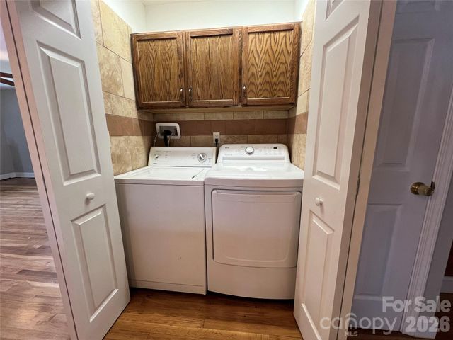 93 Laycock Road, Hendersonville, NC 28792