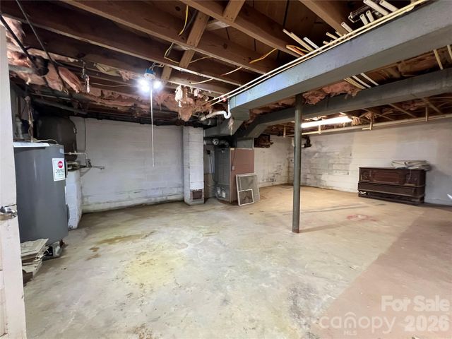 93 Laycock Road, Hendersonville, NC 28792