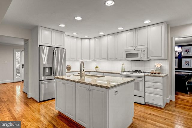 1623 LINWAY PARK DR, Mclean, VA 22101