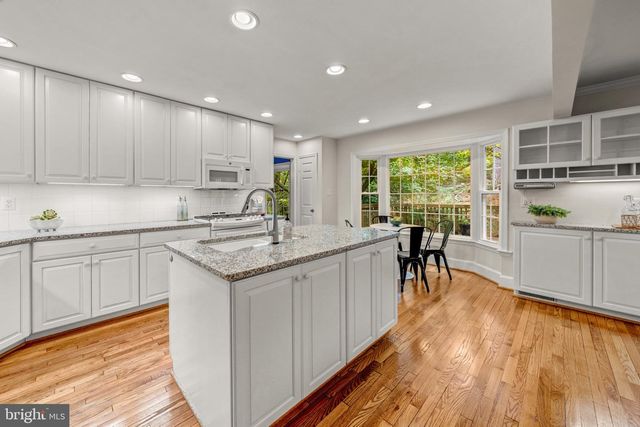 1623 LINWAY PARK DR, Mclean, VA 22101