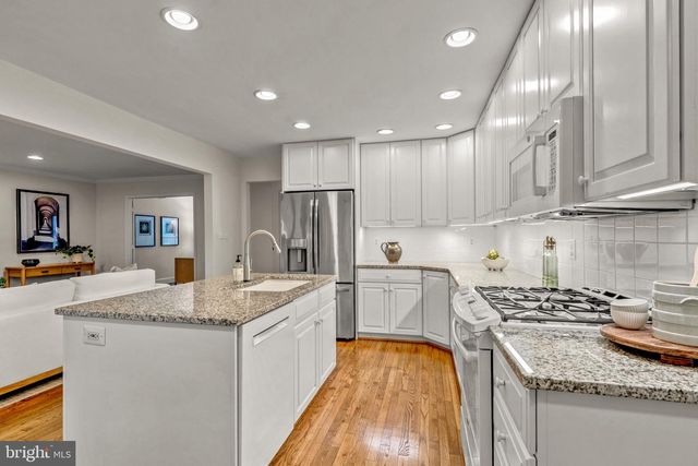 1623 LINWAY PARK DR, Mclean, VA 22101