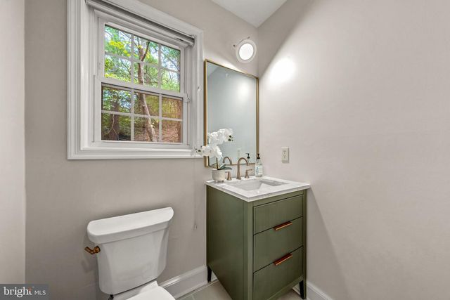 1623 LINWAY PARK DR, Mclean, VA 22101