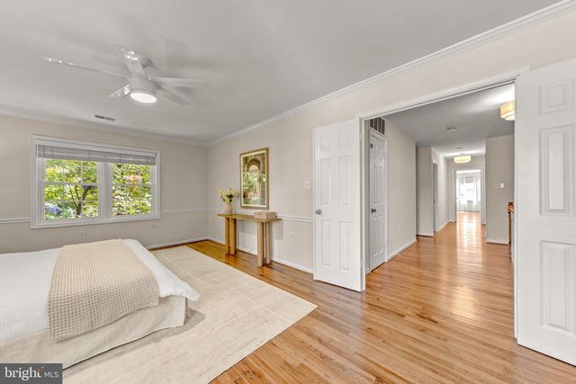 1623 LINWAY PARK DR, Mclean, VA 22101