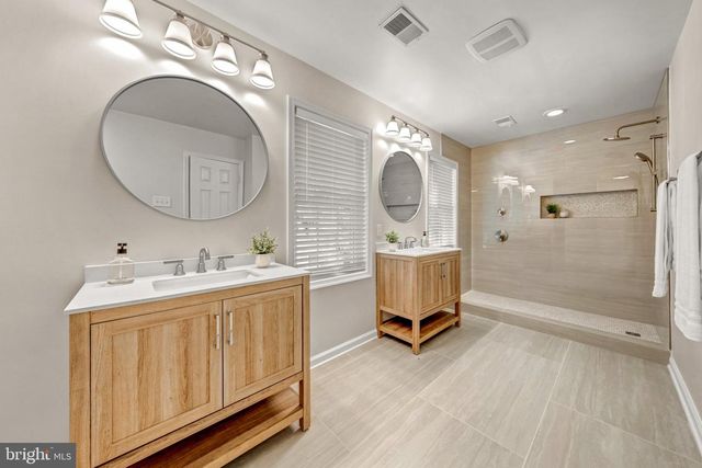 1623 LINWAY PARK DR, Mclean, VA 22101