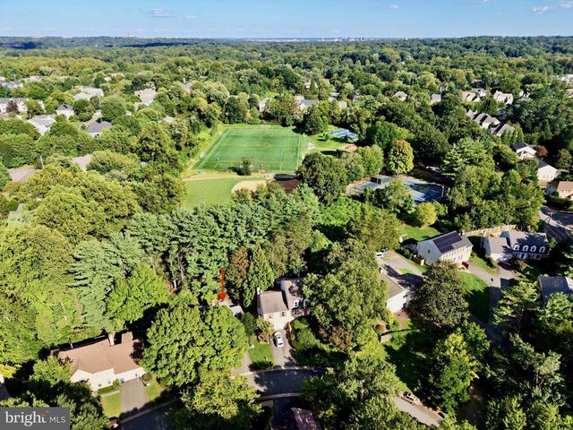 1623 LINWAY PARK DR, Mclean, VA 22101