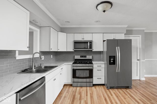 609 Roberta Court, Brownsburg, IN 46112