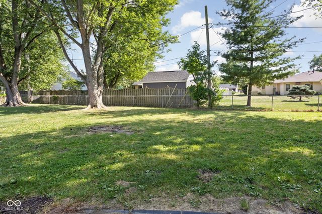 609 Roberta Court, Brownsburg, IN 46112