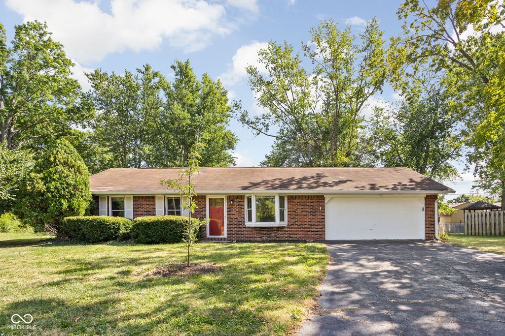 609 Roberta Court, Brownsburg, IN 46112