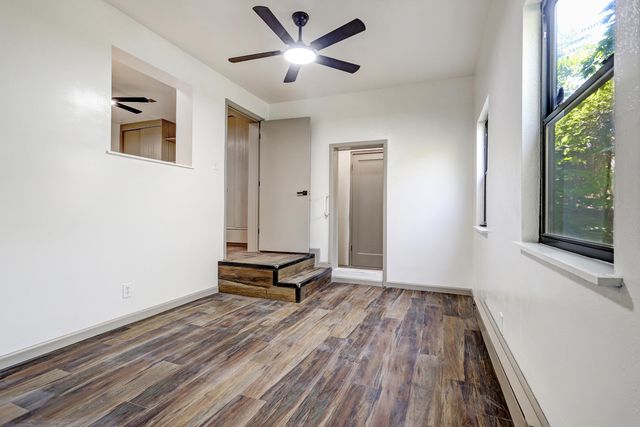 816 PALOMAS Drive SE, Albuquerque, NM 87108