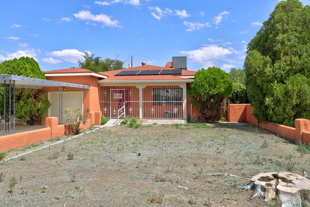 816 PALOMAS Drive SE, Albuquerque, NM 87108