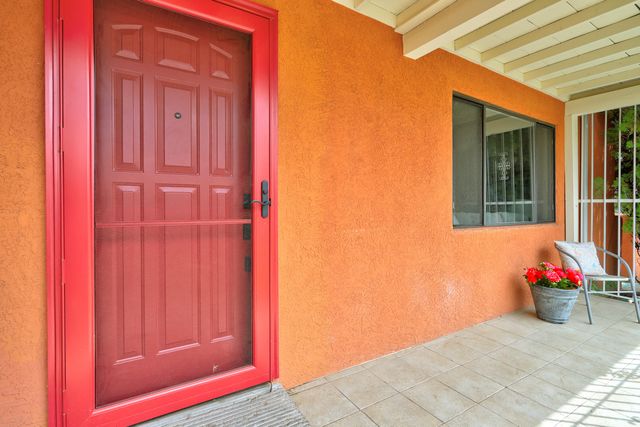 816 PALOMAS Drive SE, Albuquerque, NM 87108