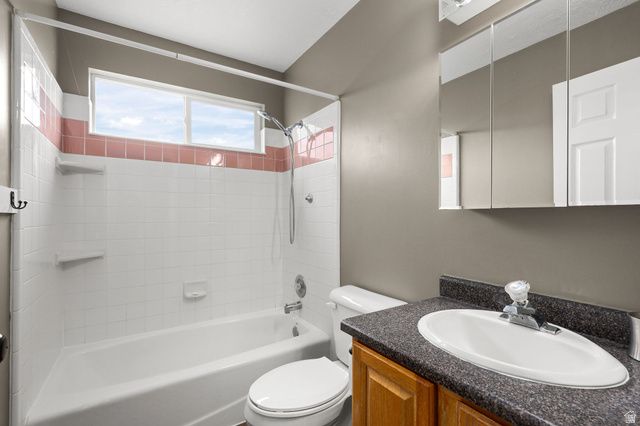 2493 W 1850 N, Clinton, UT 84015