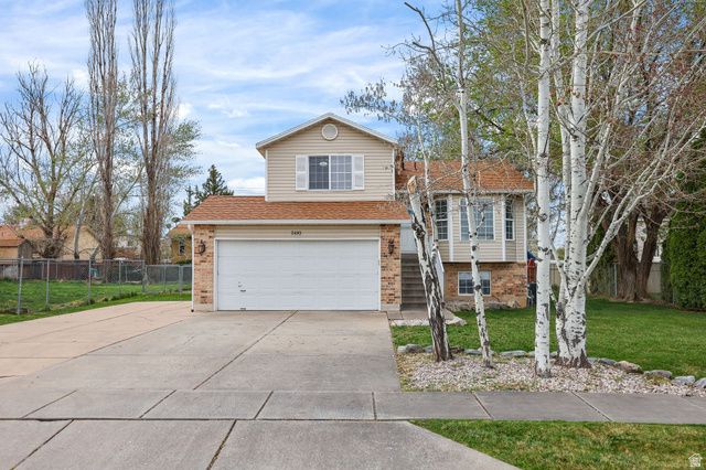 2493 W 1850 N, Clinton, UT 84015