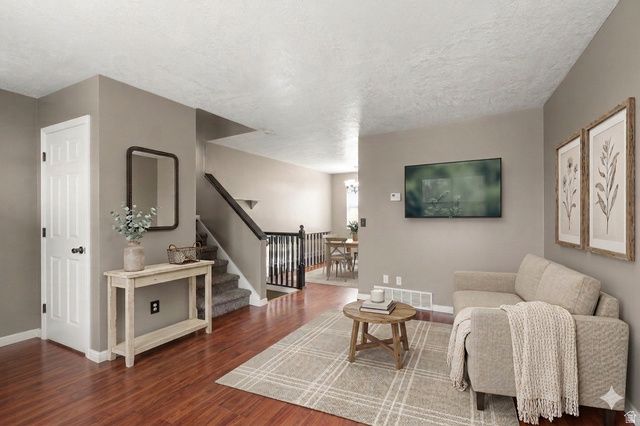 2493 W 1850 N, Clinton, UT 84015