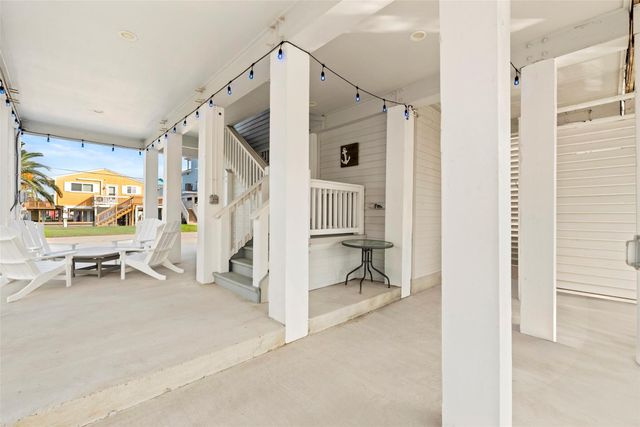 16710 Tahiti Way, Jamaica Beach, TX 77554