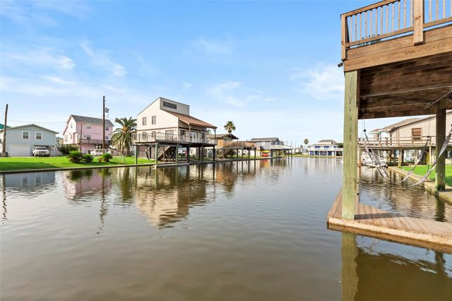 16710 Tahiti Way, Jamaica Beach, TX 77554