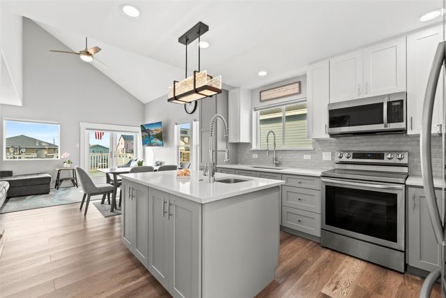 16710 Tahiti Way, Jamaica Beach, TX 77554