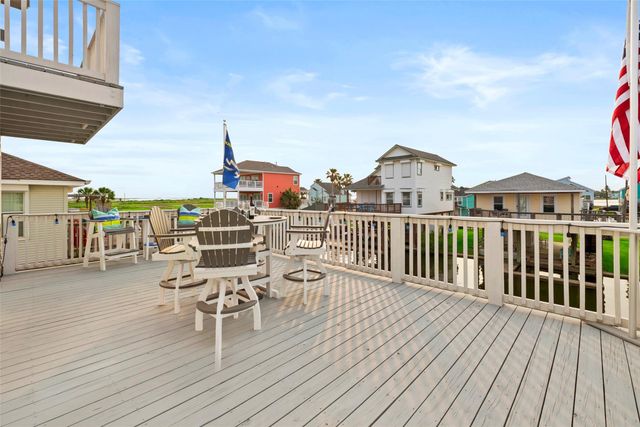 16710 Tahiti Way, Jamaica Beach, TX 77554