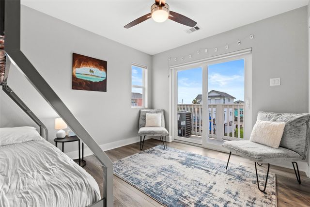 16710 Tahiti Way, Jamaica Beach, TX 77554