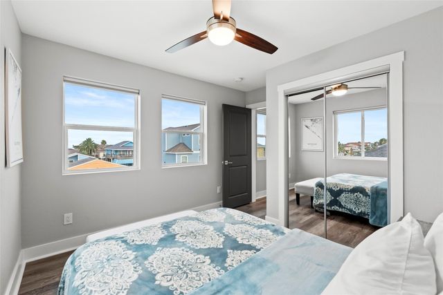 16710 Tahiti Way, Jamaica Beach, TX 77554