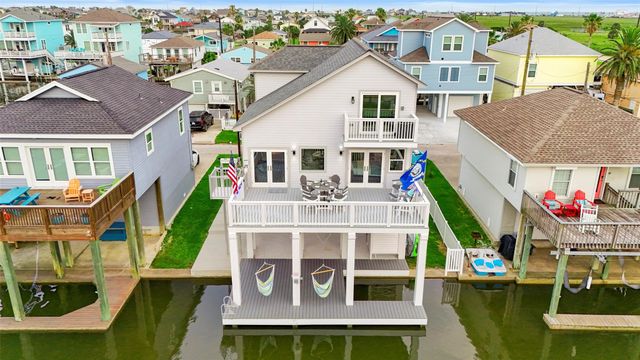 16710 Tahiti Way, Jamaica Beach, TX 77554