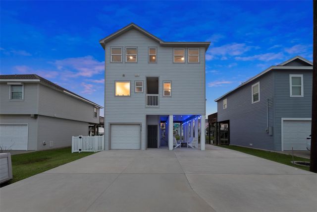 16710 Tahiti Way, Jamaica Beach, TX 77554