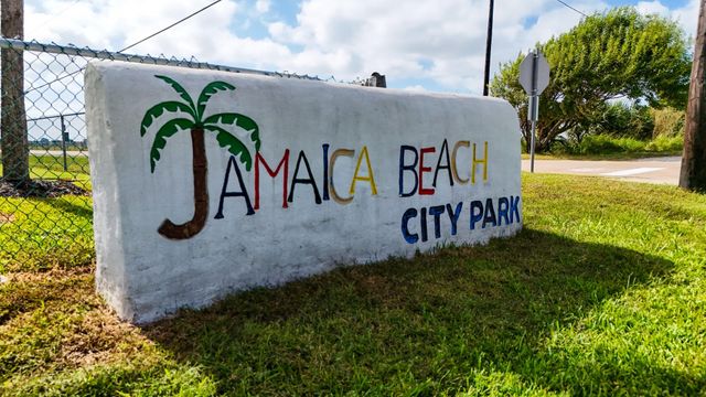 16710 Tahiti Way, Jamaica Beach, TX 77554