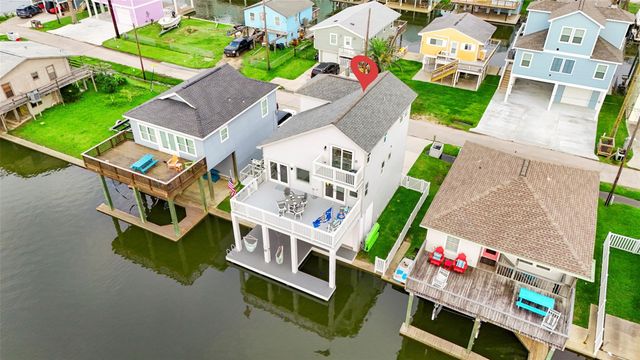 16710 Tahiti Way, Jamaica Beach, TX 77554