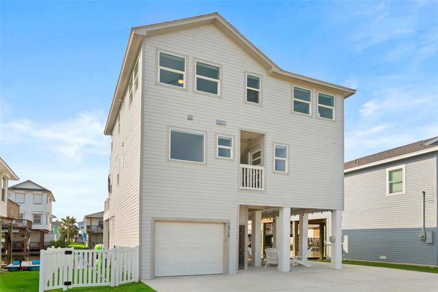 16710 Tahiti Way, Jamaica Beach, TX 77554