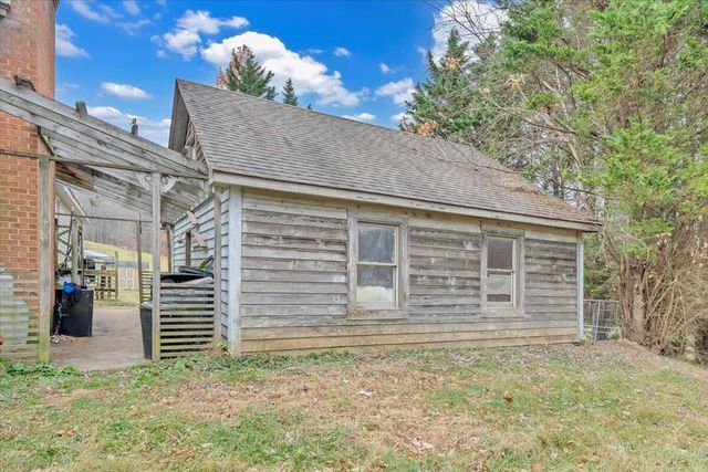 68 Old Sawmill Road RD, Blue Ridge, VA 24064