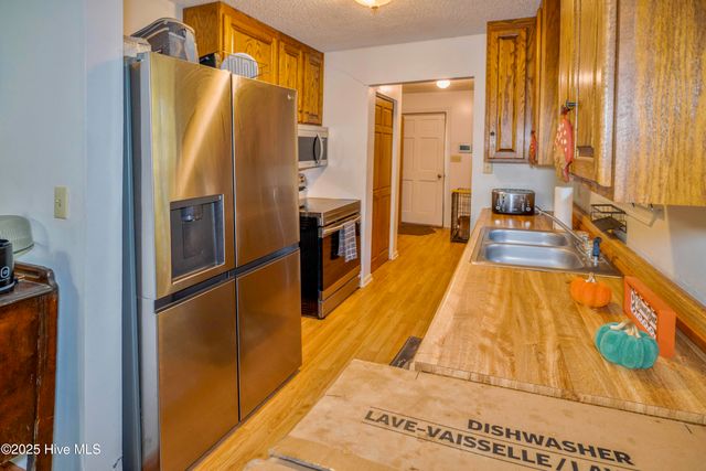 243 Pirate Cove Way, Hertford, NC 27944