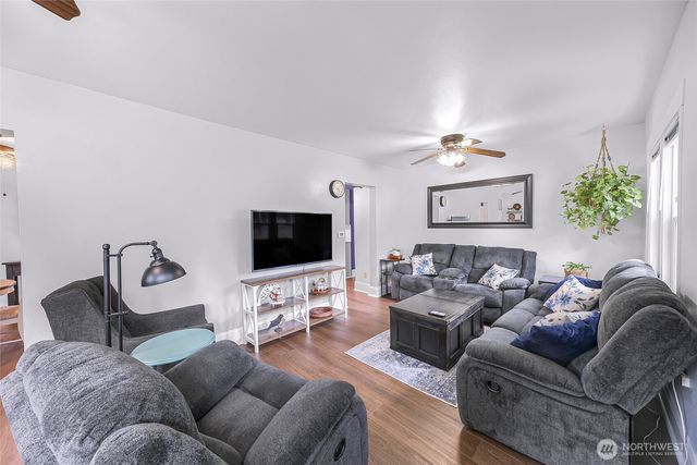 6981 Hannegan Road, Lynden, WA 98264