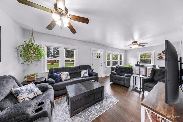 6981 Hannegan Road, Lynden, WA 98264
